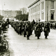 Tyske tropper rykker inn i Oslo. Foto: NTB scanpix.